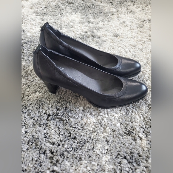 Stuart Weitzman Platform Pump Rounded-Toe Black Women's Shoes Sz 8 N New W Box - Picture 2 of 13
